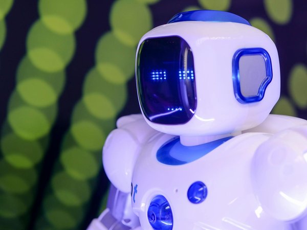 Astuces Ingénieuses pour Synchroniser les Bases de Données Mondiales : Défis et Solutions Révolutionnaires